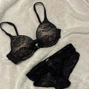 VICTORIA SECRET Bra and panty set
